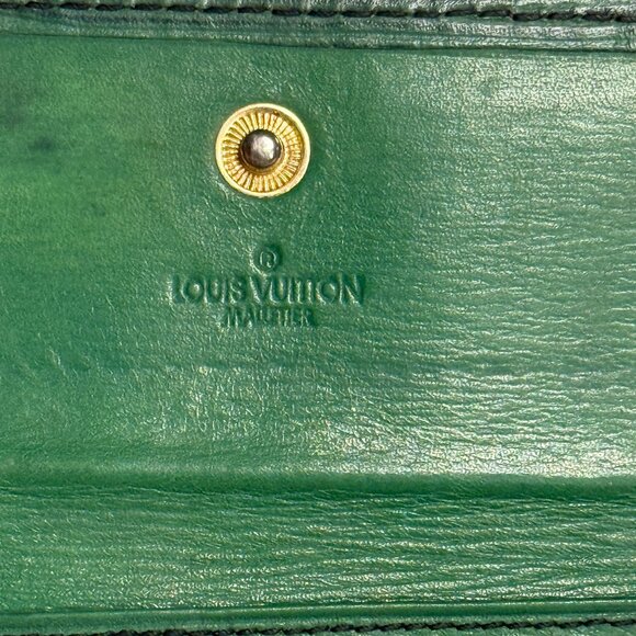 Louis Vuitton Epi 6 Key Holder - Picture 8 of 12
